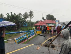 Jembatan di Morotai Ambruk, BPJN Malut Bangun Jembatan Darurat