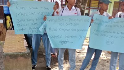 SMA N 6 Kota Ternate Kembali Bergejolak, Aksi Tolak Sandra Bata jadi Kepsek