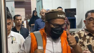 Kejaksaan Tinggi Maluku Utara, menahan mantan Direktur PT. Alga, tersangka kasus penyertaan modal Perusahan Daerah Pemerintah Kota Ternate.
