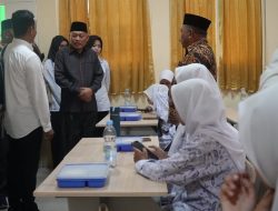 Wagub Malut Tinjau Pembagian Makan Berigizi Gratis di Kota Ternate