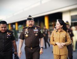 Diwarnai Genderang Tifa Saat Gubernur Sherly Sambut Kepala Kejagung Tiba di Ternate