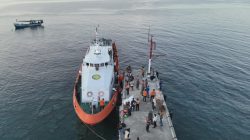 Kapal Pandudewanata Angkut 500 Paket Bantuan Wakil Presiden ke Batang Dua