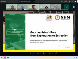 Kupas Peran Geokimia dari Eksplorasi Hingga Ekstraksi, Superintendent NHM Berbagi Wawasan di Webinar MGEI-SC UNG