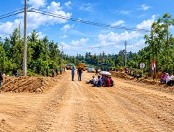 Tuntut Ganti Rugi Lahan, Warga Blokir Akses Jalan Produksi PT. HMS